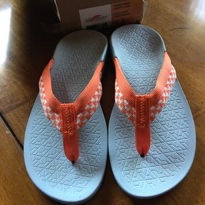 Chaco Aurora Cloud Flips